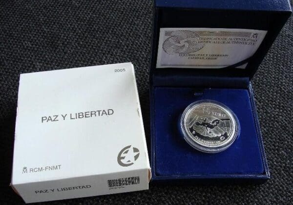 Mince : 10 EUROS 2005 PEACE a FREEDOM 2. SÉRIE - Image 2