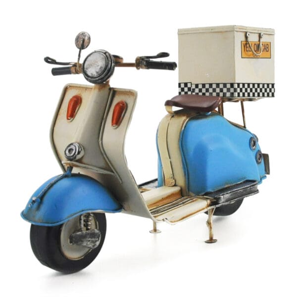 Filius and Investments SE scooter Vespa pizza