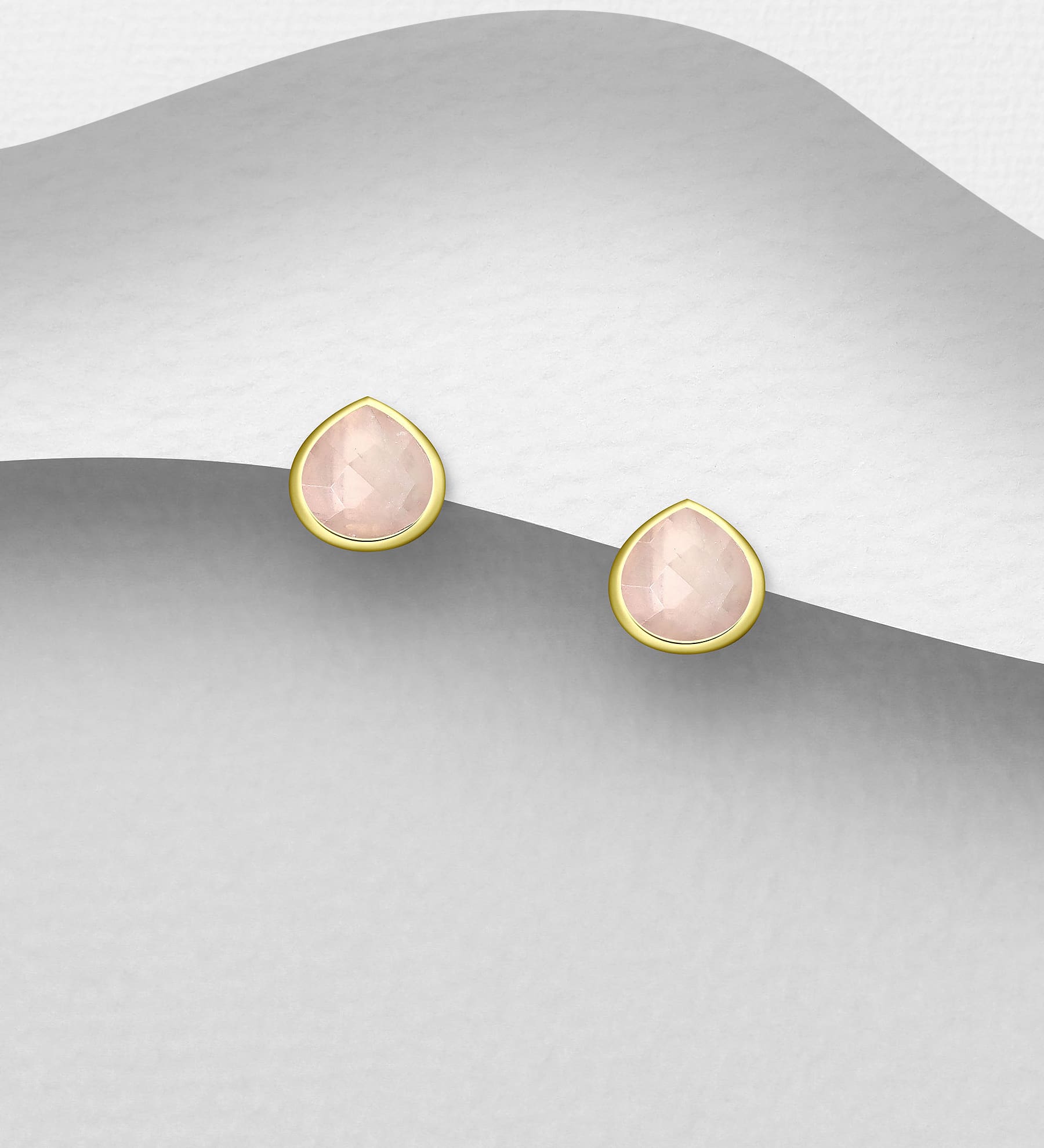 Stříbrné náušnice , zdobené růženínem a pokovené 18karátovým zlatem